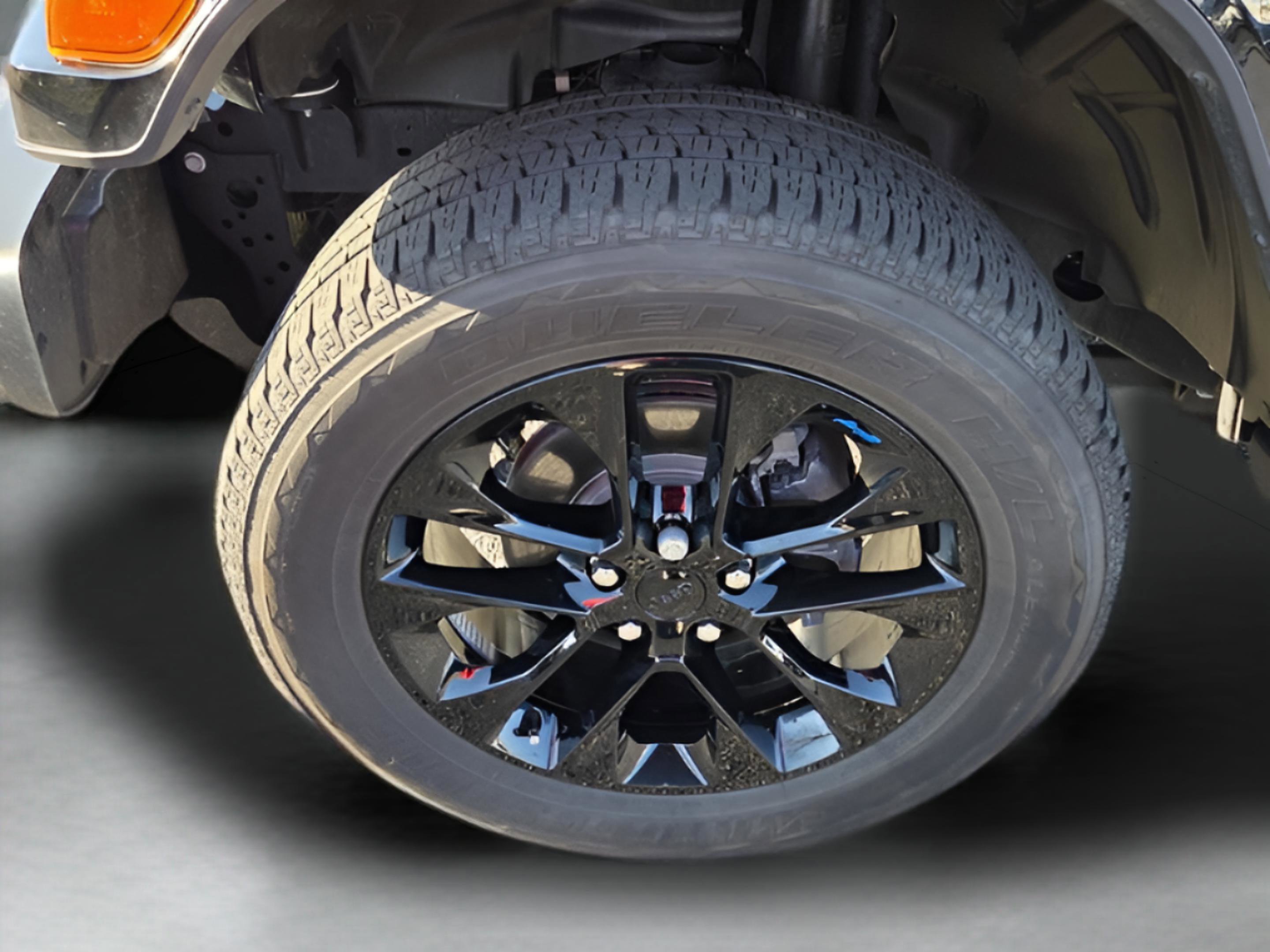 Used 2023 Jeep Wrangler Sahara w/ Cold Weather Group image 36