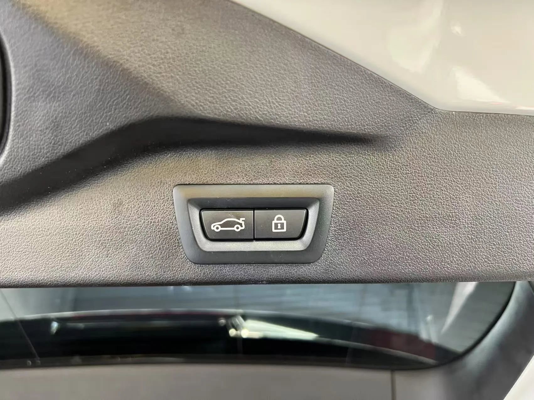 Used 2022 BMW X5 xDrive40i w/ Premium Package image 8