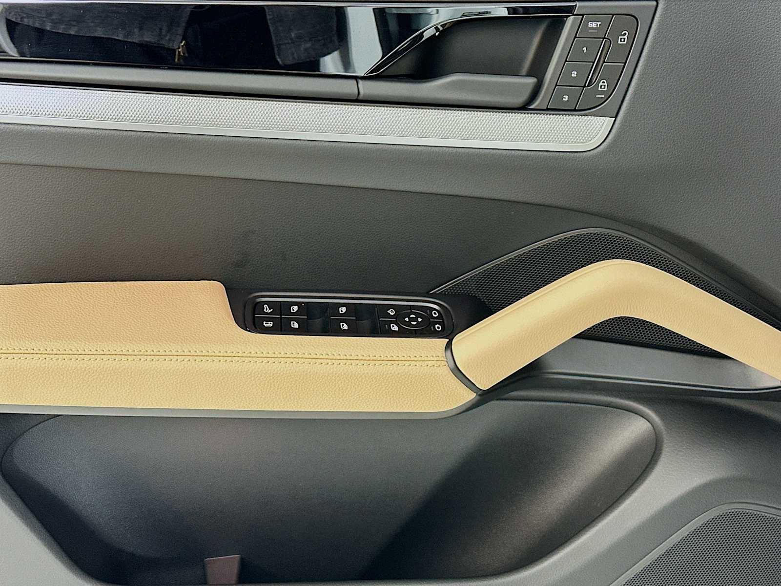 New 2026 Porsche Cayenne S image 11