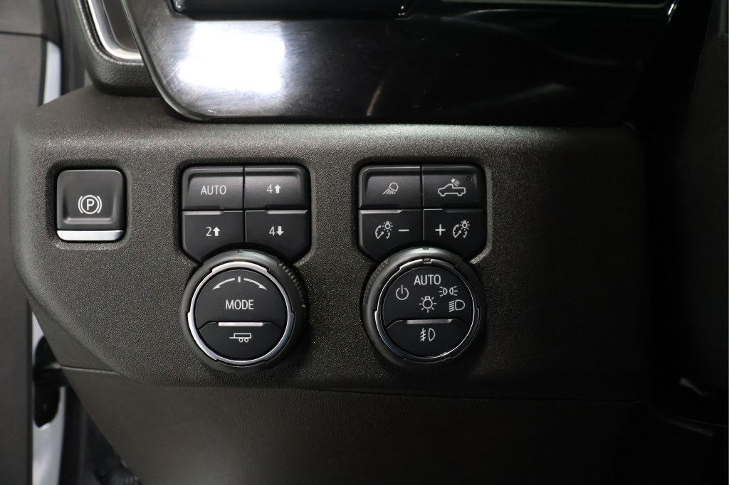 Used 2025 Chevrolet Silverado 2500 High Country AWD/4WD image 18