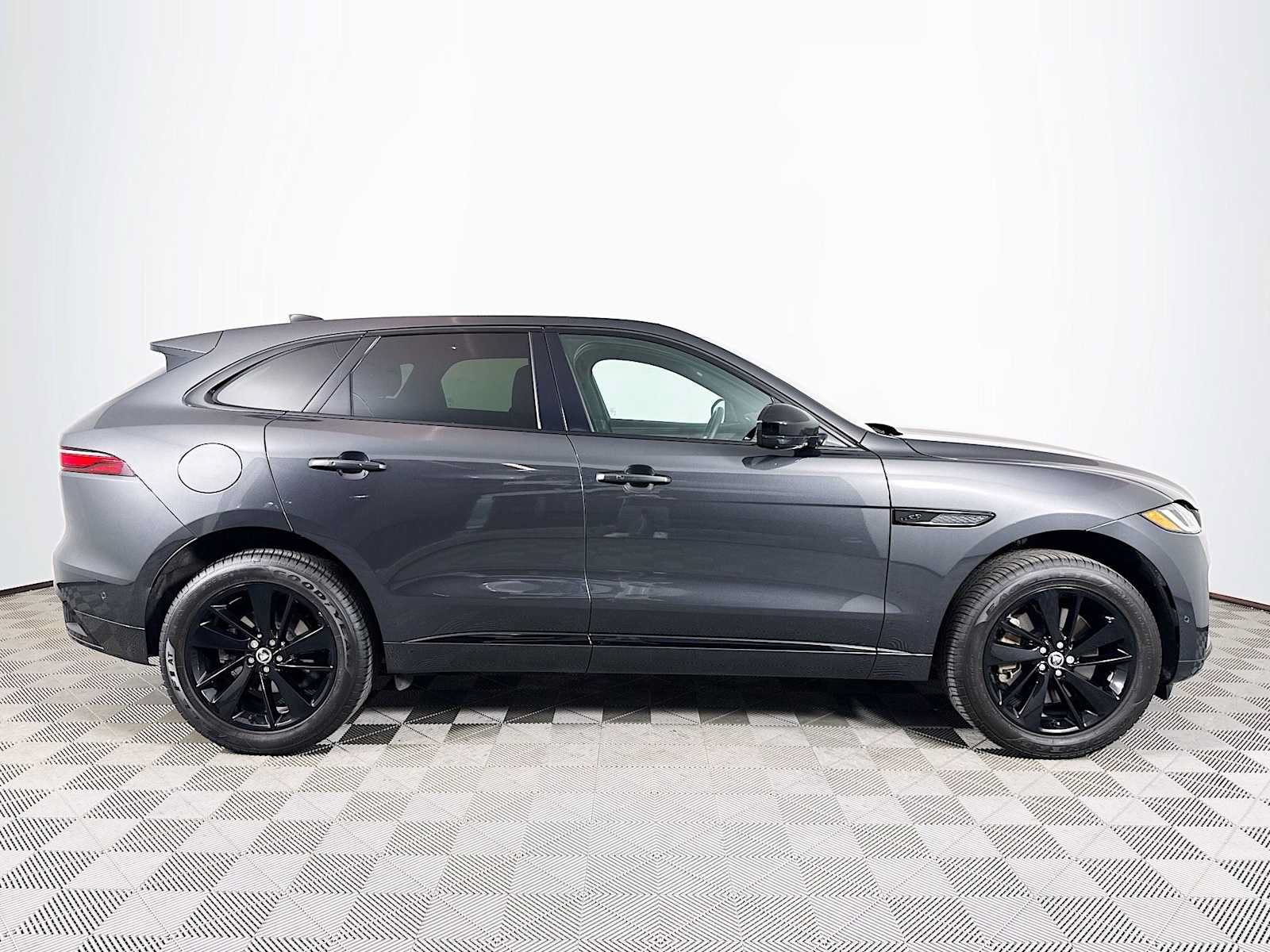 Used 2026 Jaguar F-PACE R-Dynamic S AWD/4WD image 4