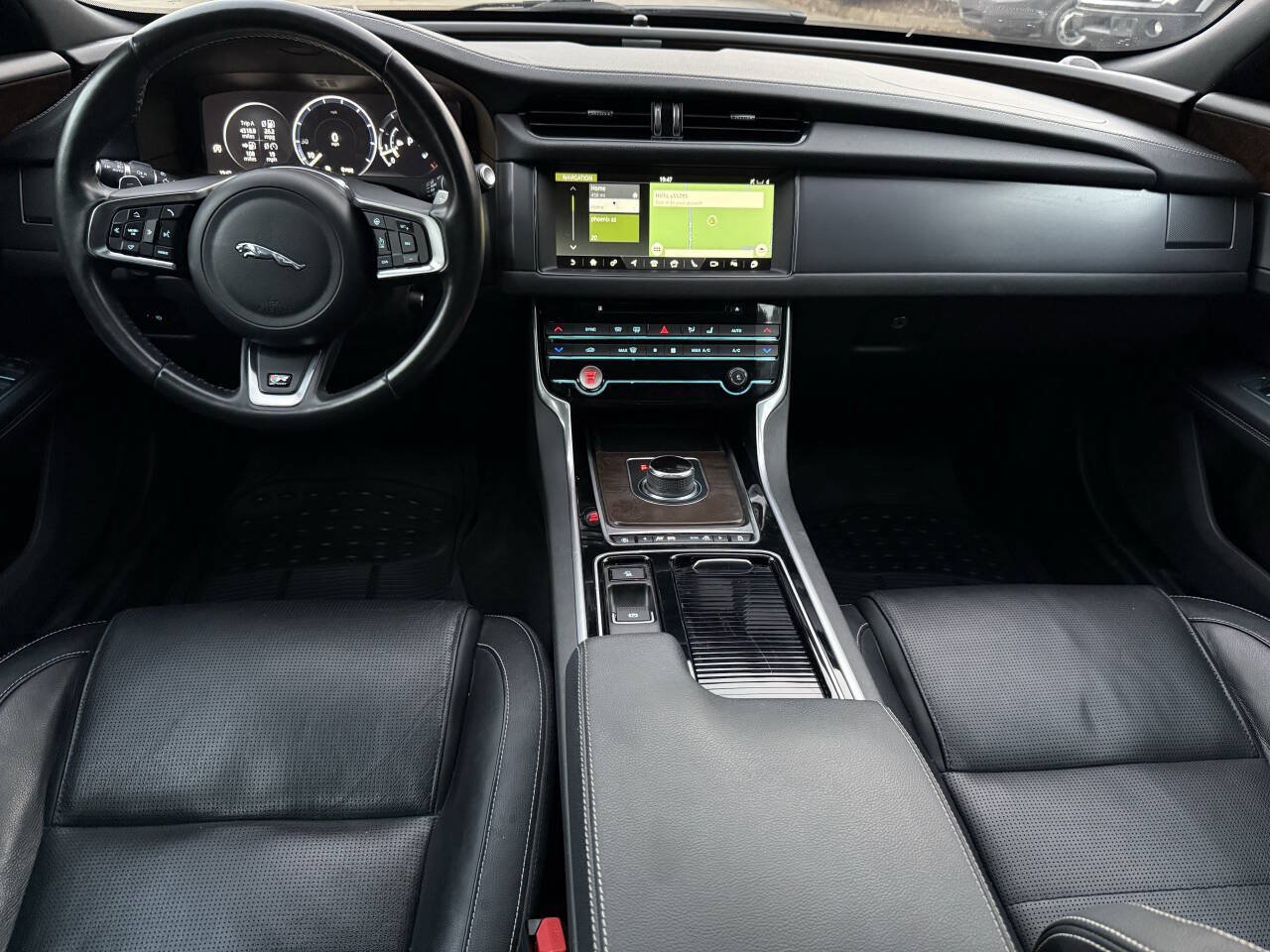 Used 2018 Jaguar XF R-Sport AWD/4WD image 2