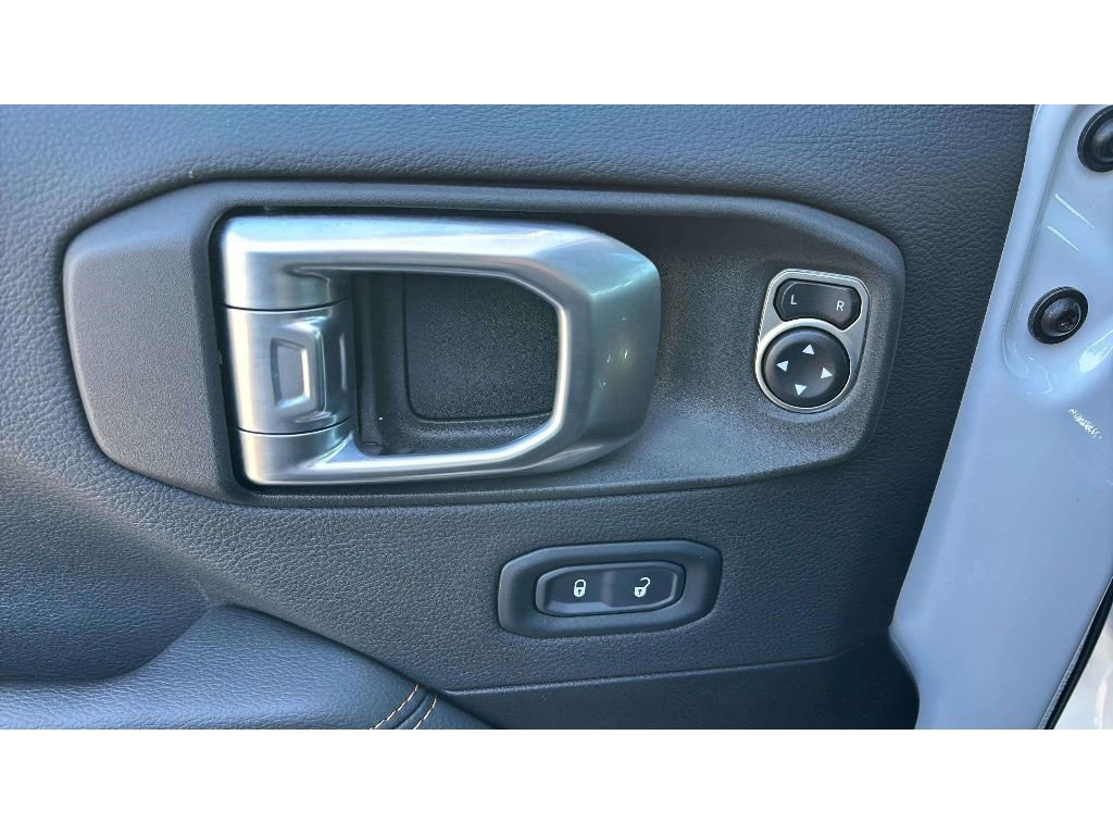 Used 2023 Jeep Gladiator Overland image 19