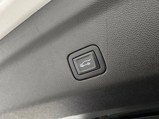 Used 2023 Chevrolet Suburban High Country w/ Premium Package 2 AWD/4WD image 48