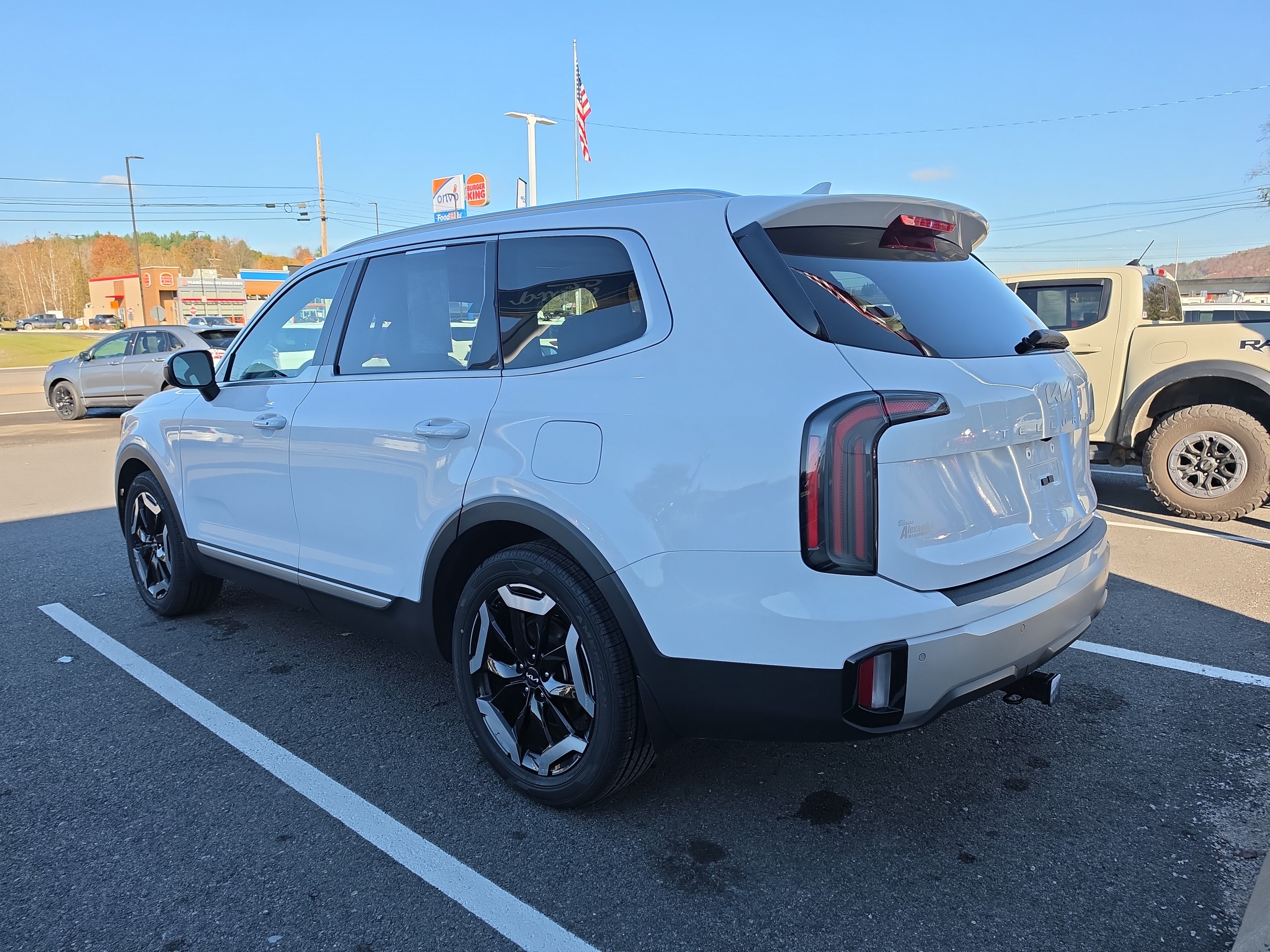 Used 2023 Kia Telluride EX X-Line AWD/4WD image 7