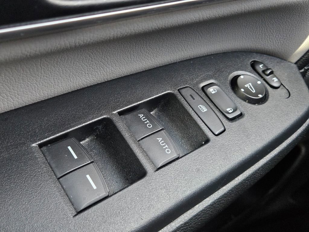 Used 2020 Honda CR-V EX-L image 17