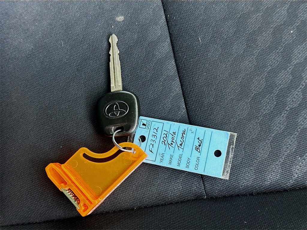 Used 2021 Toyota Tacoma SR5 image 33