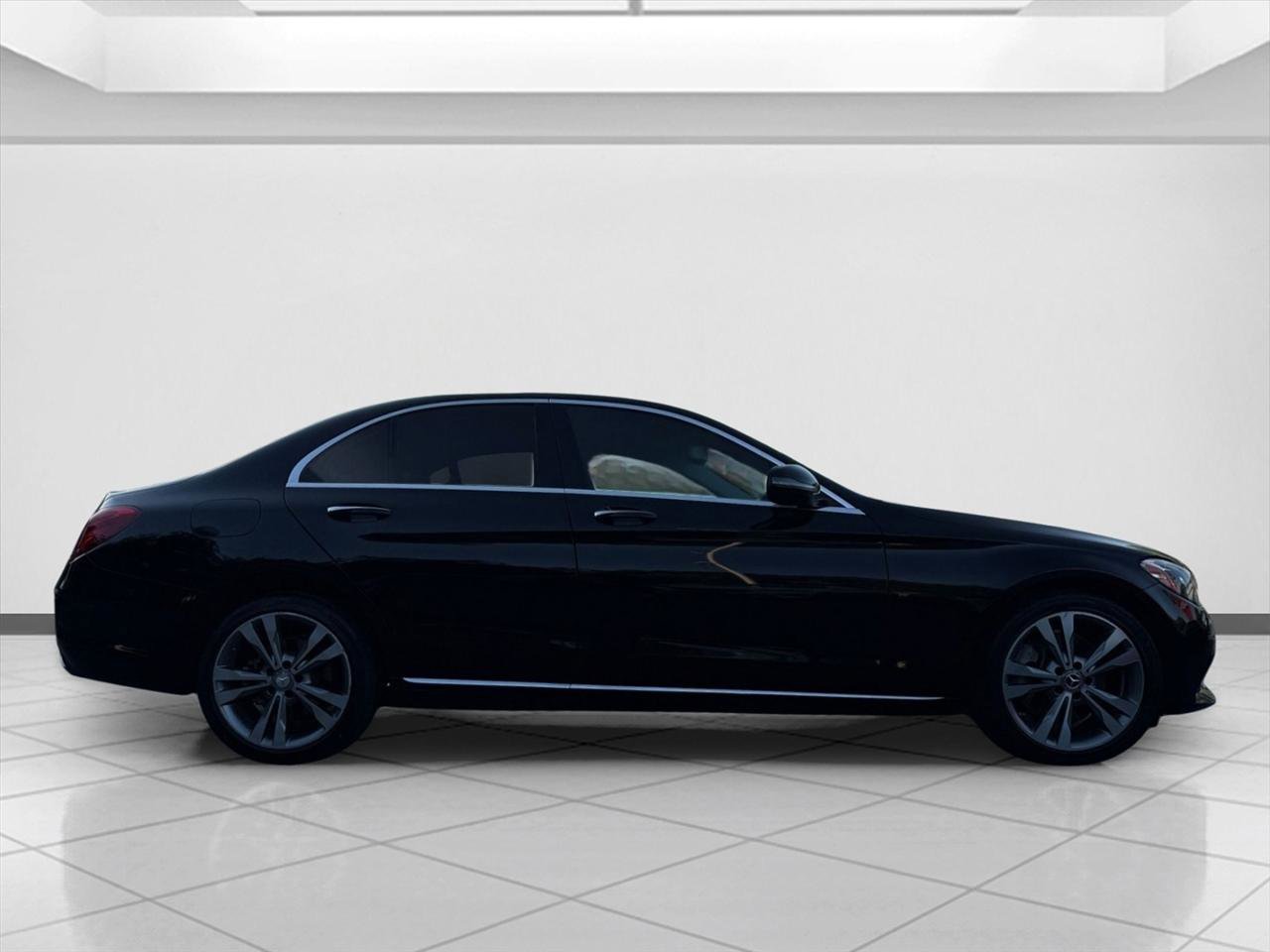 Used 2017 Mercedes-Benz C 300 4MATIC Sedan image 6