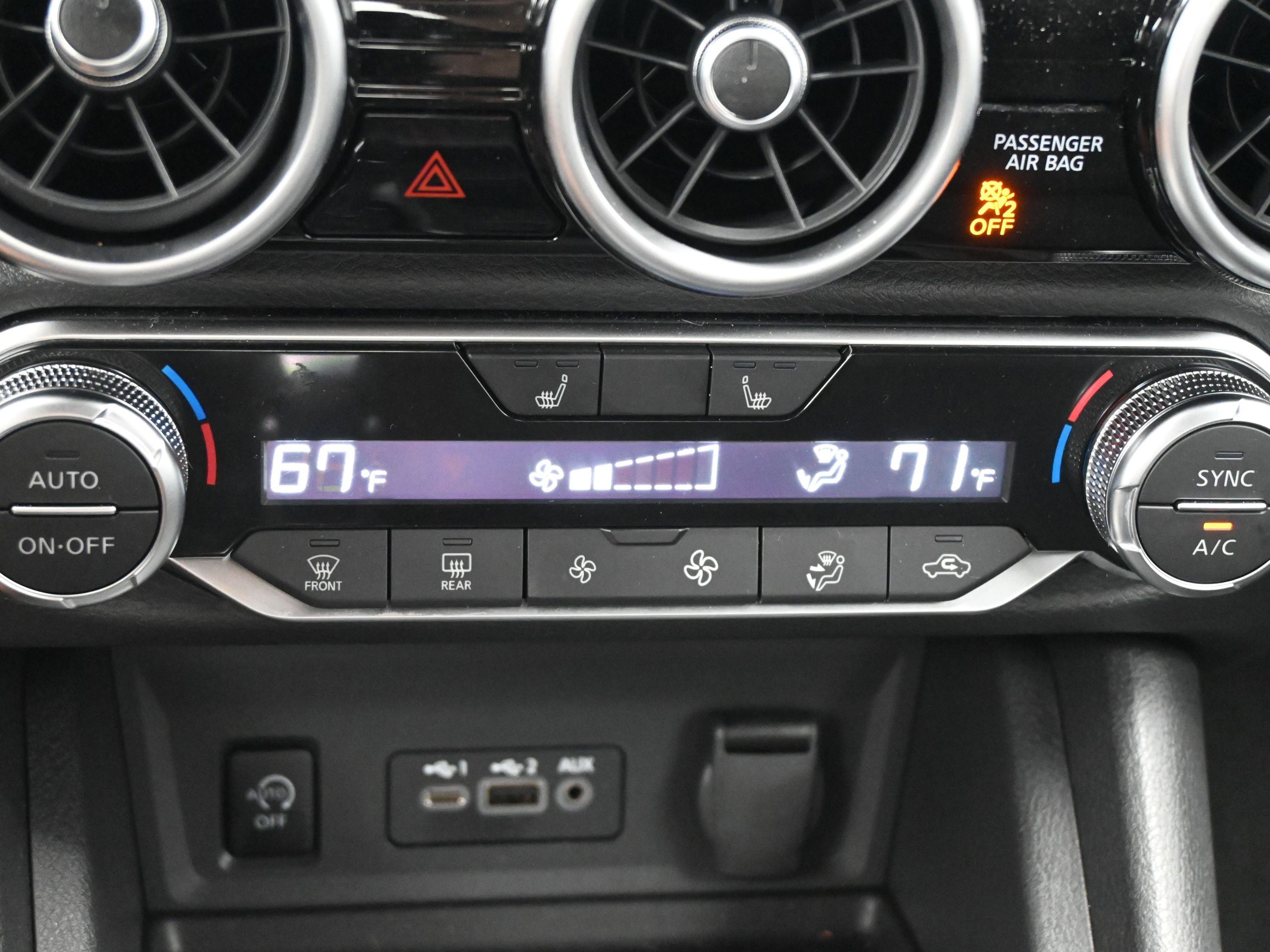 Certified 2025 Nissan Sentra SR w/ Midnight Edition image 18