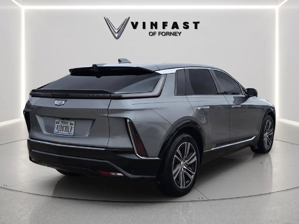 Used 2024 Cadillac Lyriq Luxury w/ LPO, Floor Liner Package AWD/4WD image 5
