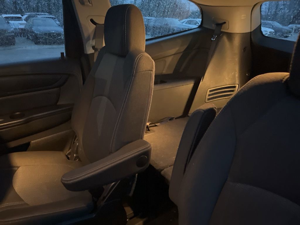 Used 2017 Chevrolet Traverse LT w/ Style and Technology Package image 21