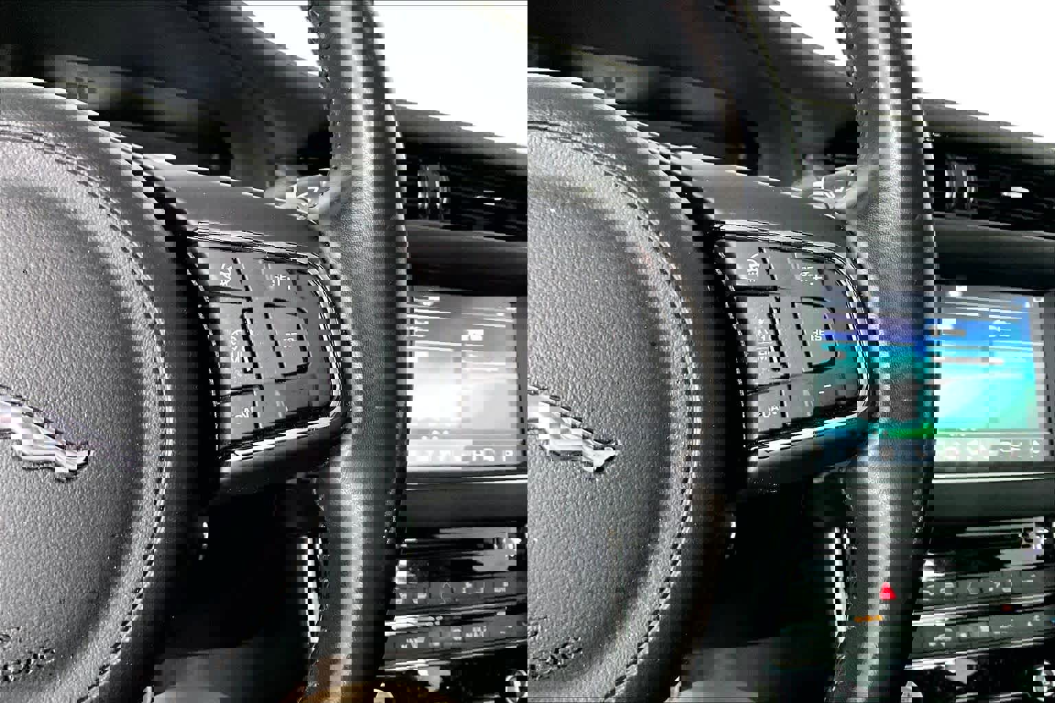 Used 2017 Jaguar XF Prestige image 24