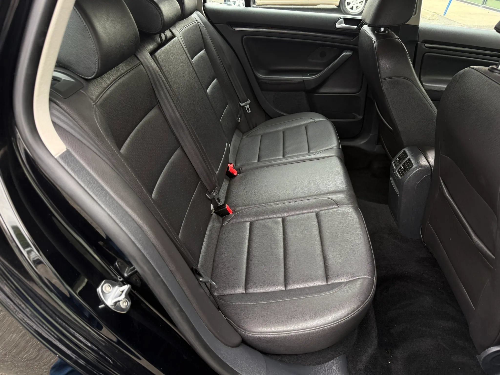 Used 2013 Volkswagen Jetta TDI FWD image 25