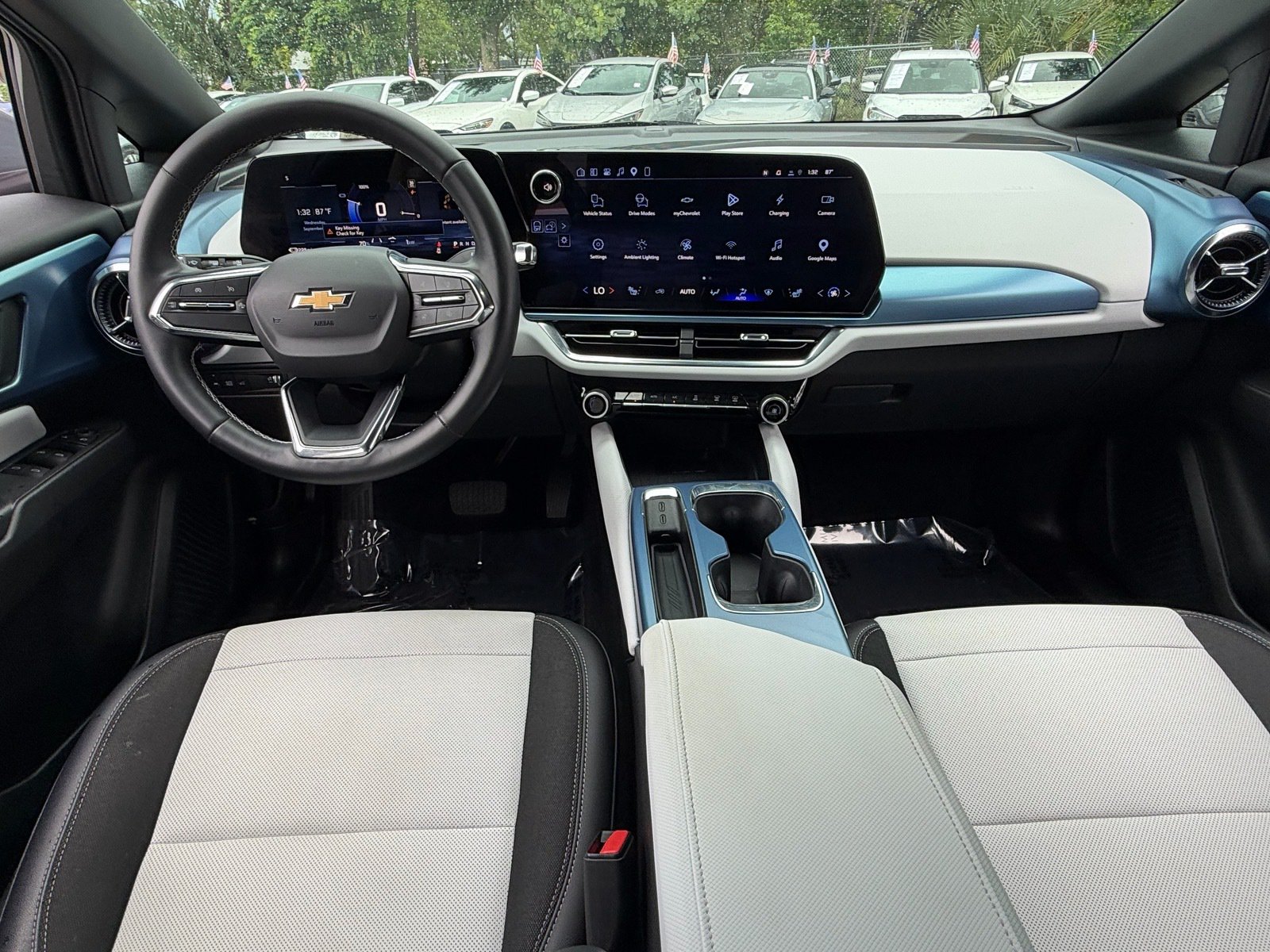 Used 2025 Chevrolet Equinox EV LT w/ Convenience Package FWD image 13
