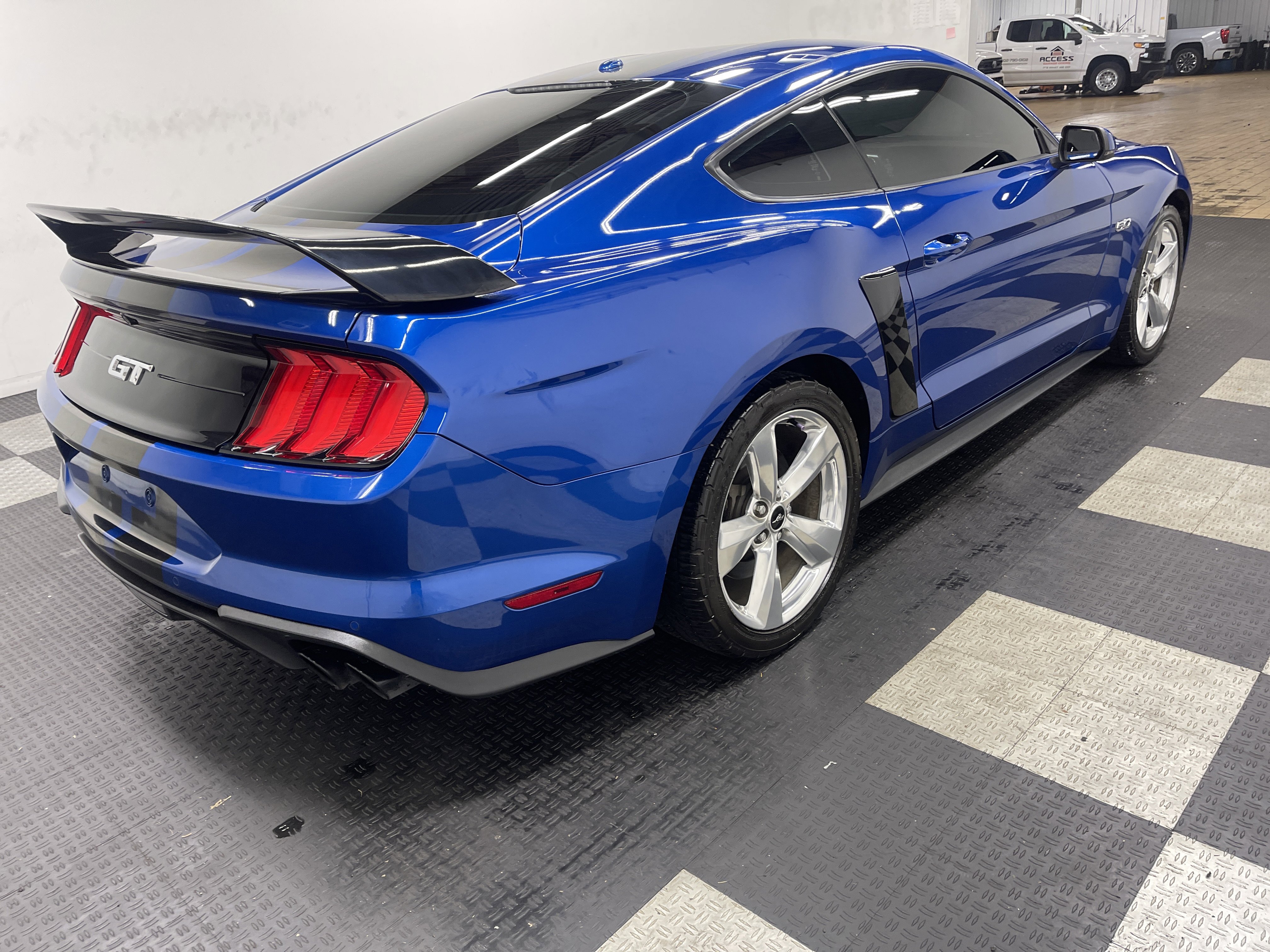 Used 2018 Ford Mustang GT Premium w/ Equipment Group 401A image 5