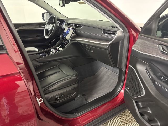 Used 2023 Jeep Grand Cherokee Limited AWD/4WD image 27