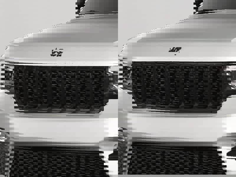 New 2025 Jeep Grand Cherokee Limited w/ Black Appearance Package image 13