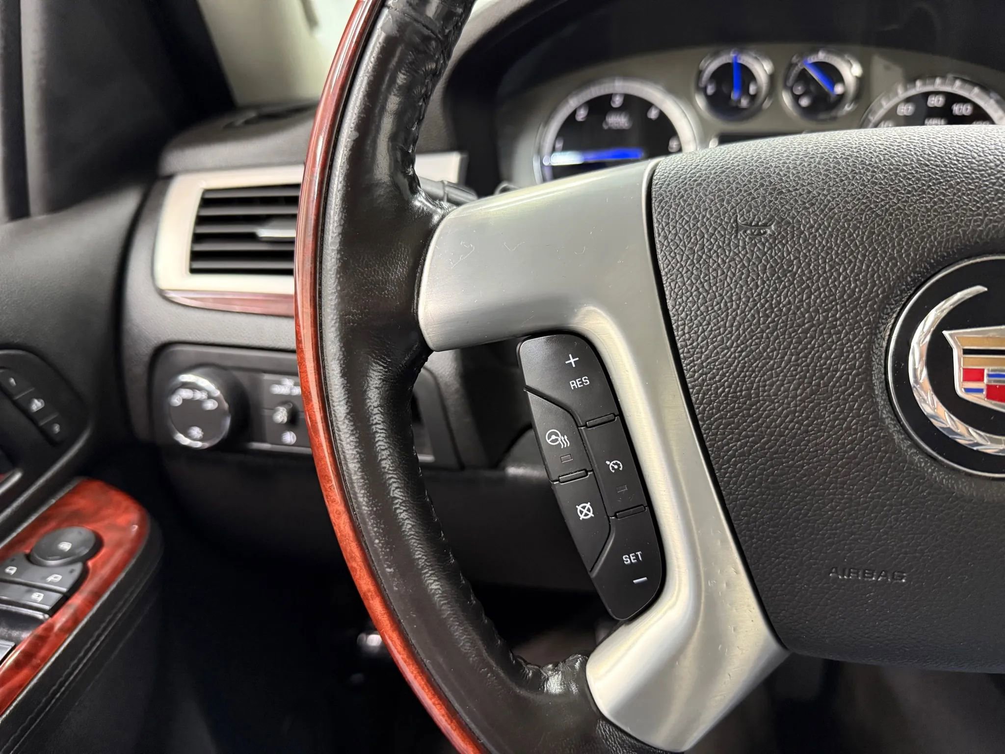 Used 2012 Cadillac Escalade EXT Premium image 27