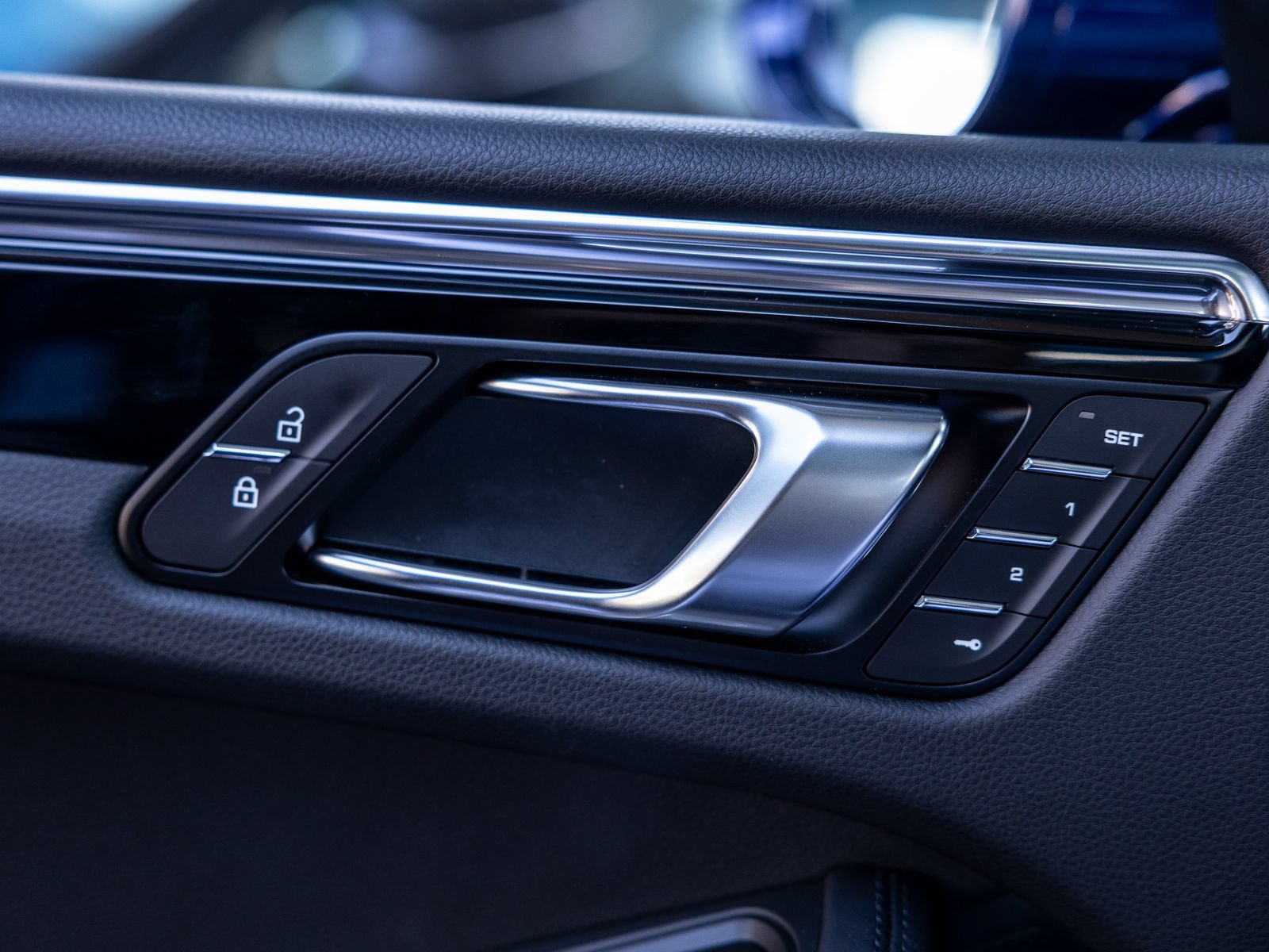 Certified 2026 Porsche Macan S AWD/4WD image 39