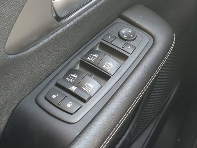 New 2026 Chrysler Pacifica Select FWD image 29