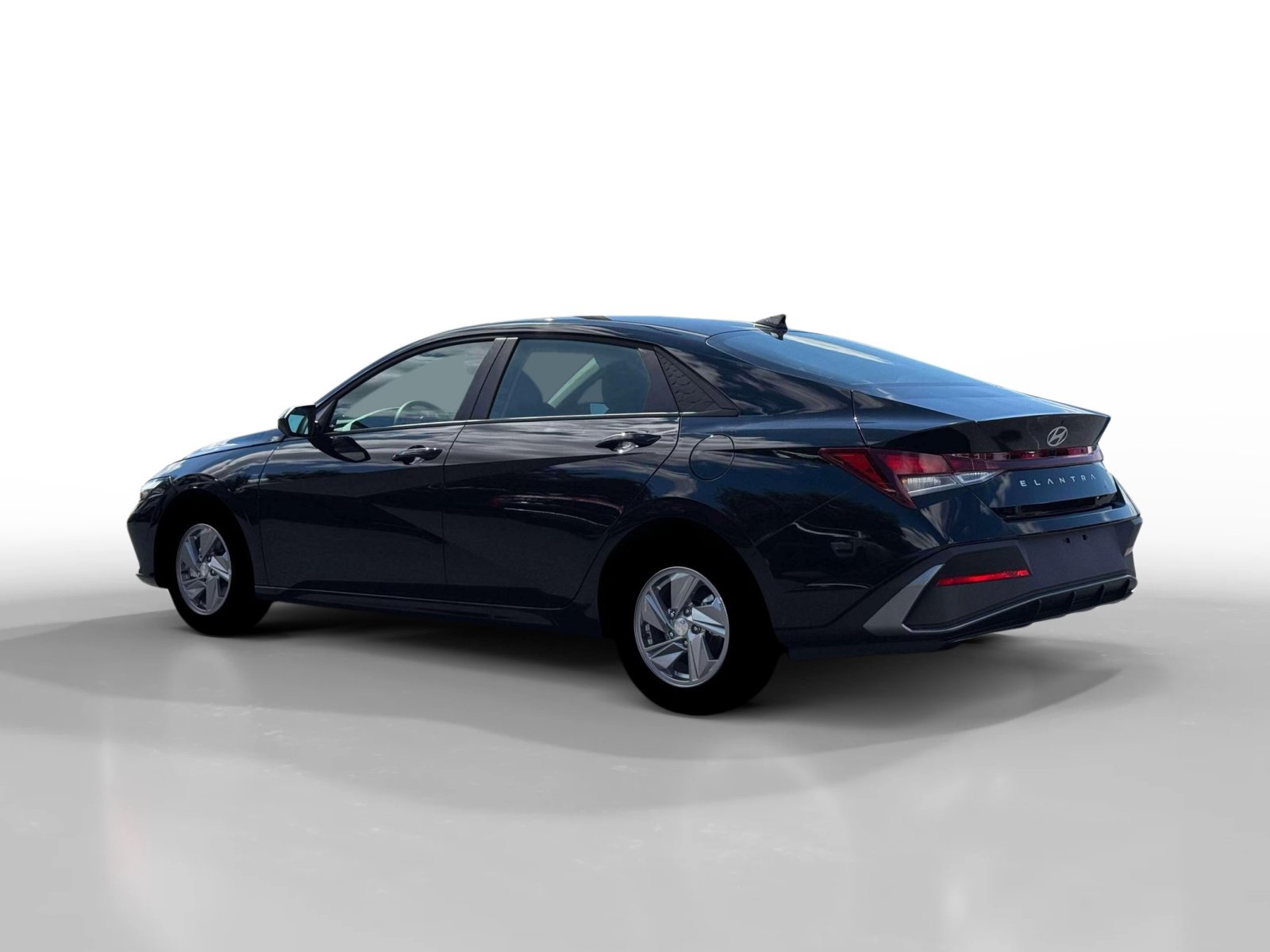 New 2026 Hyundai Elantra SE FWD image 4