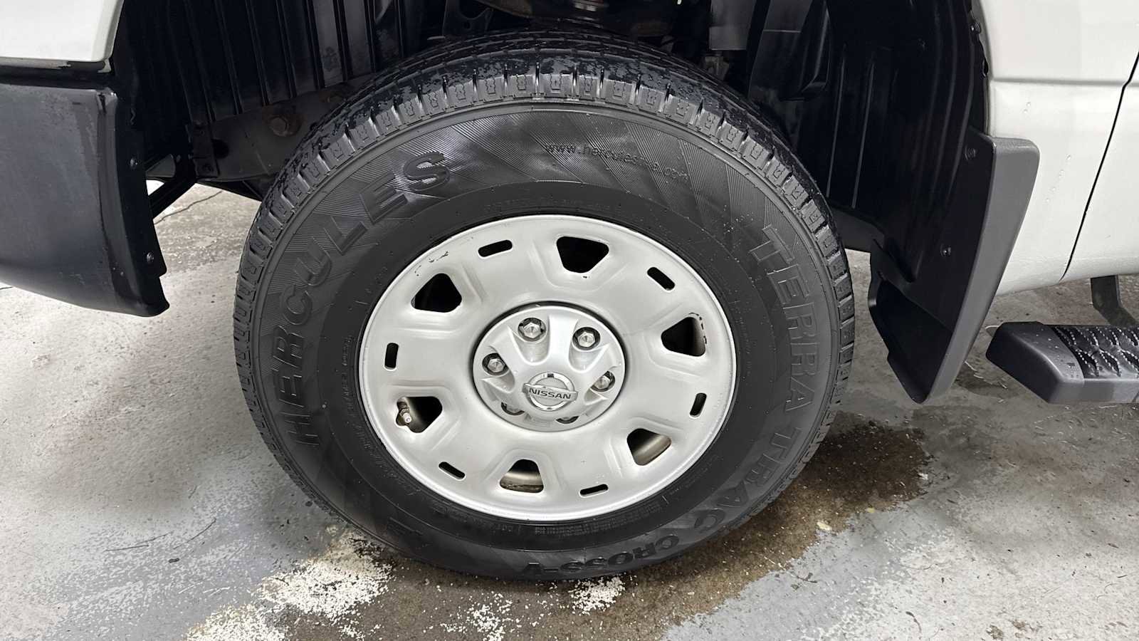 Used 2019 Nissan Titan S w/ S Utility Package image 10