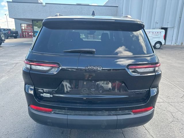 Used 2023 Jeep Grand Cherokee L Limited w/ Black Appearance Package AWD/4WD image 9