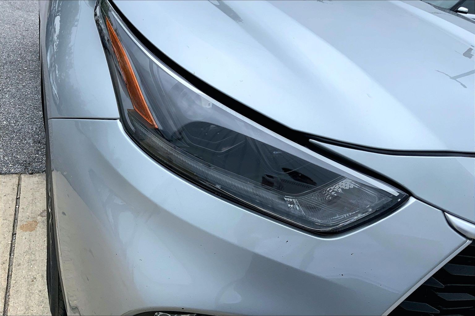 Used 2021 Toyota Highlander XLE FWD image 34