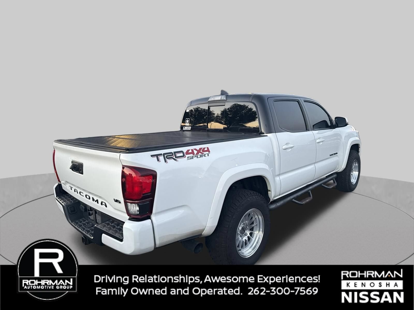Used 2019 Toyota Tacoma TRD Sport AWD/4WD image 5