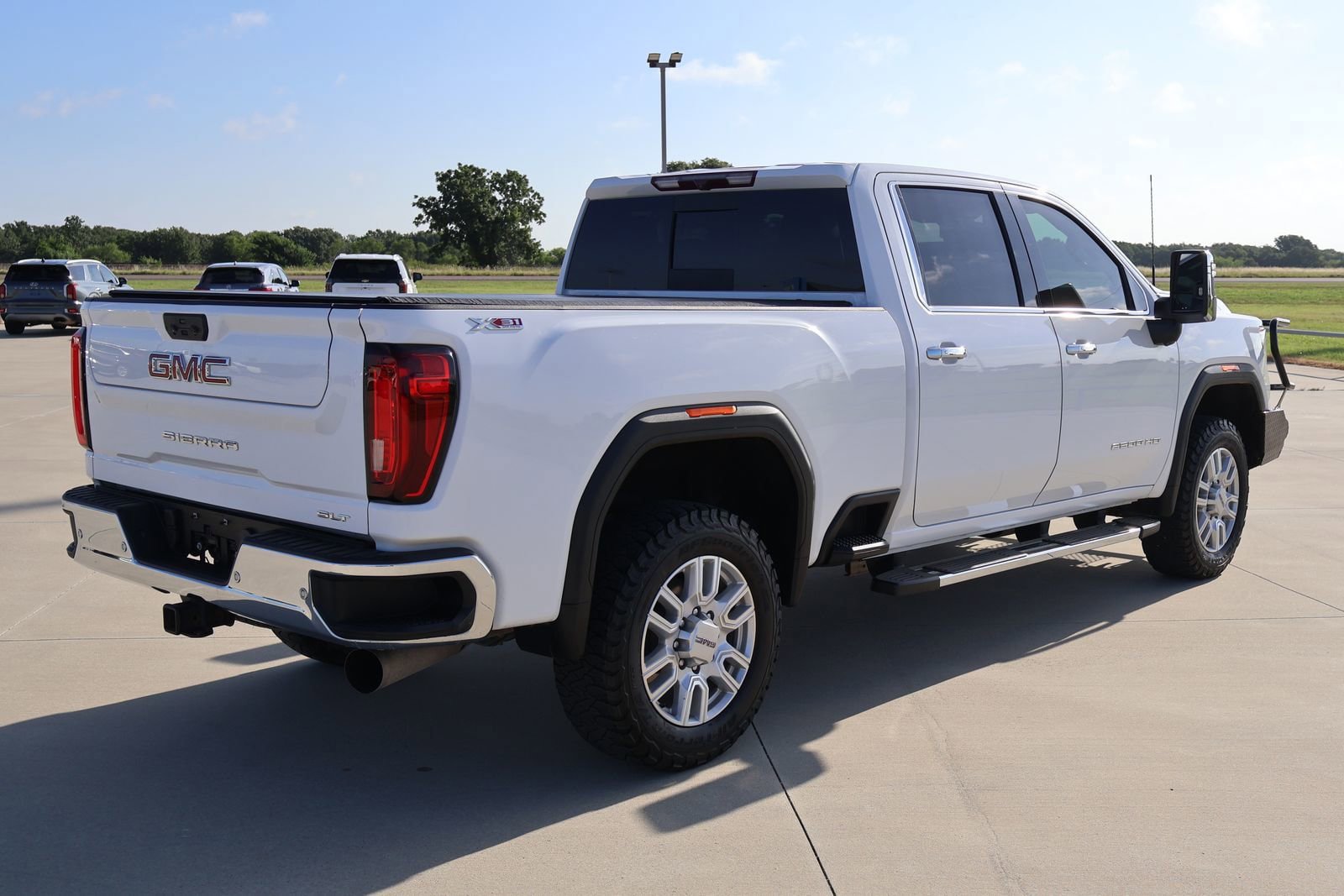 Used 2021 GMC Sierra 2500 SLT w/ SLT Premium Package AWD/4WD image 8