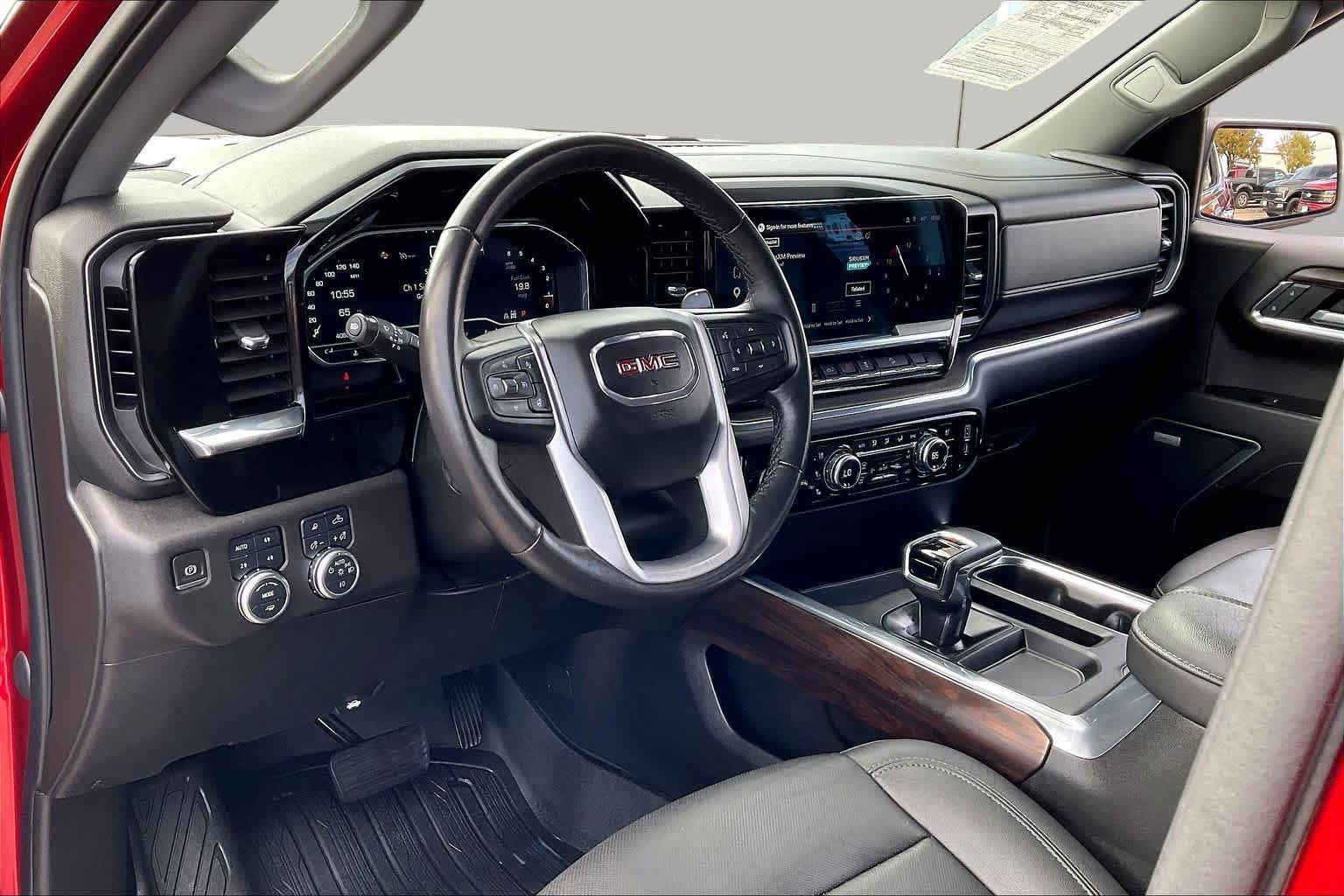 Used 2023 GMC Sierra 1500 SLT AWD/4WD image 17