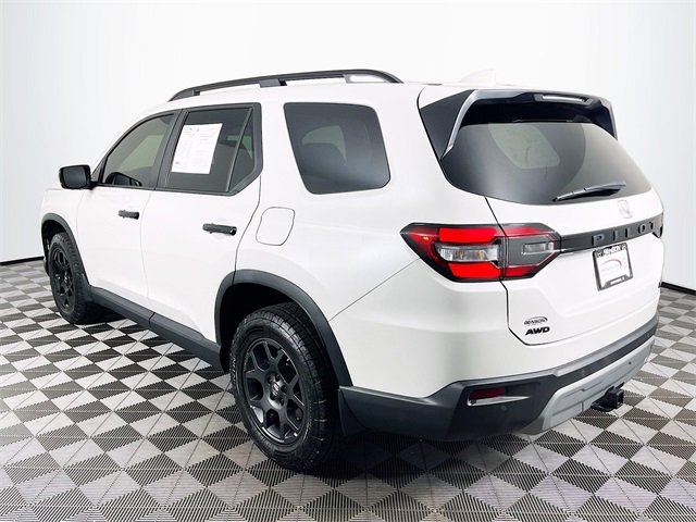 Used 2025 Honda Pilot TrailSport image 6