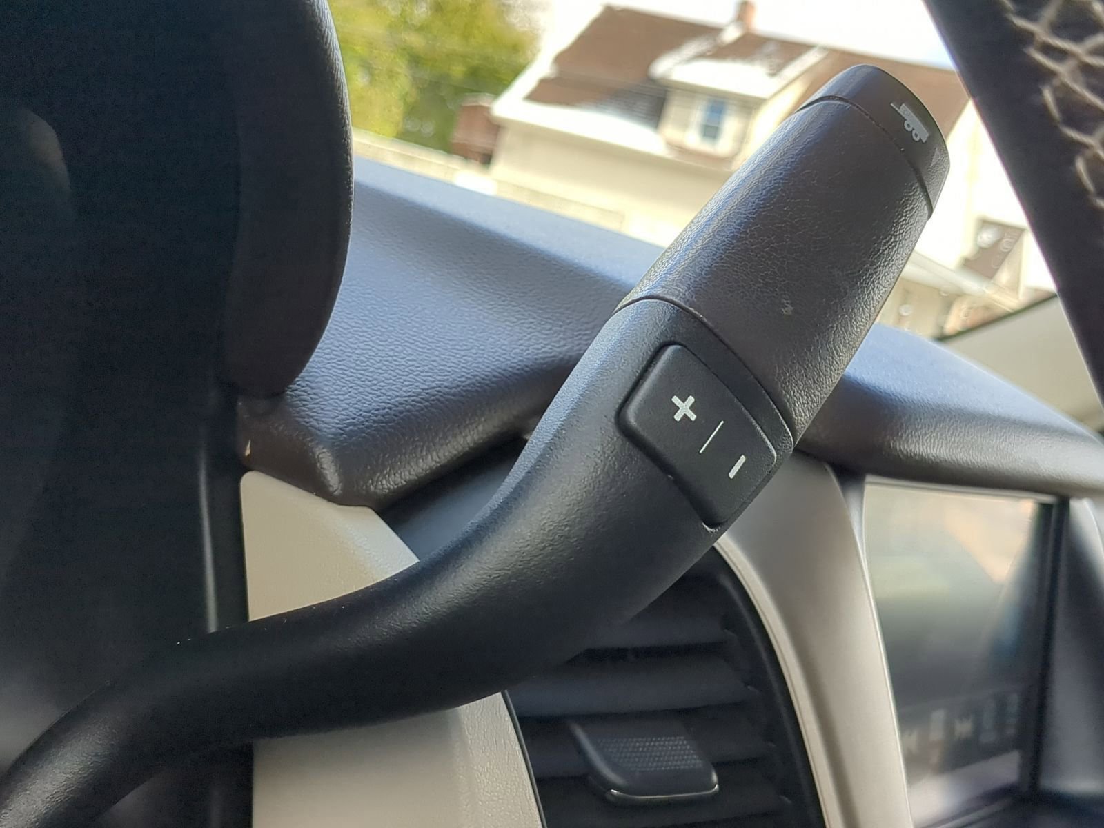 Used 2018 GMC Yukon Denali w/ Denali Ultimate Package image 35