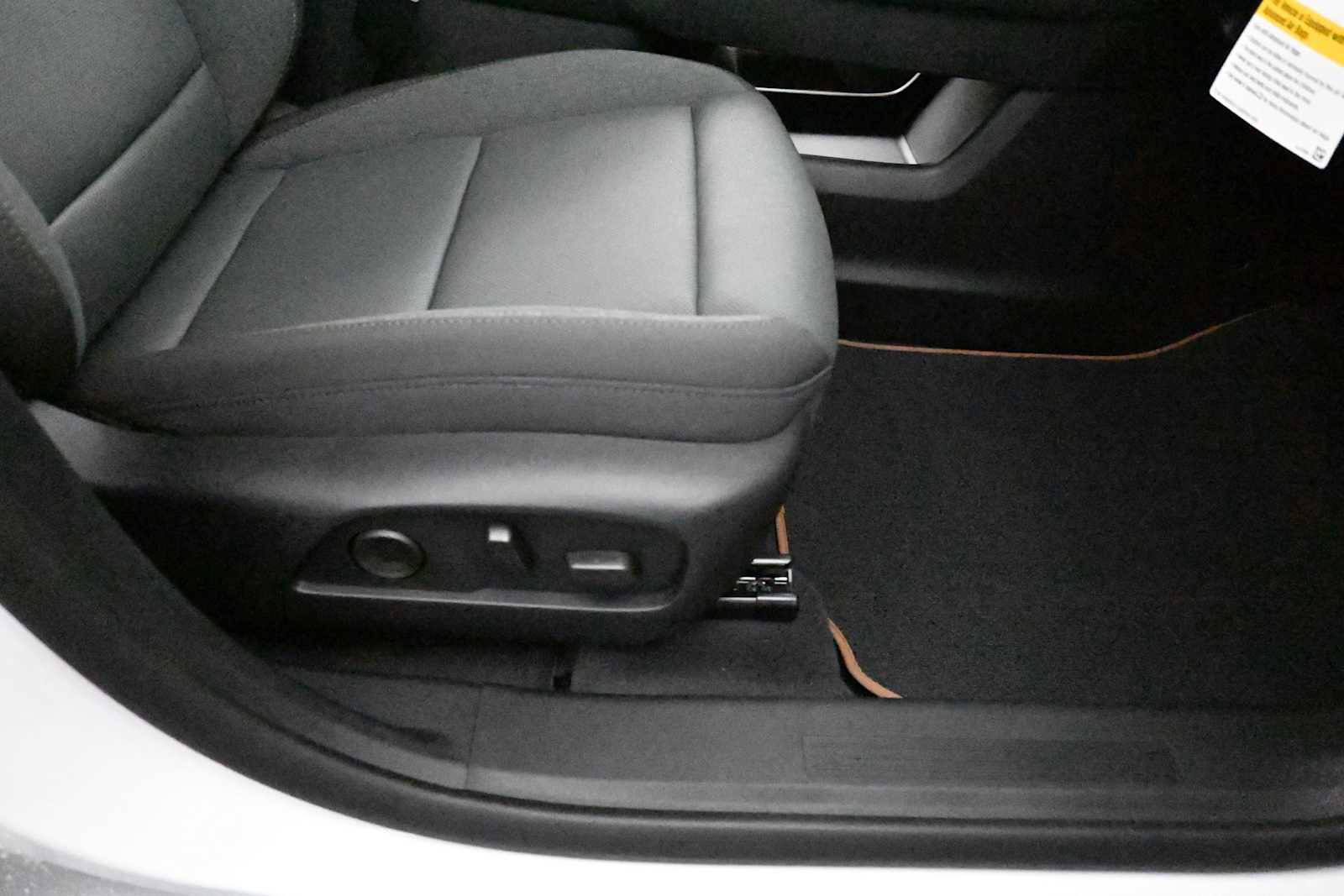 New 2026 GMC Terrain AT4 AWD/4WD image 24