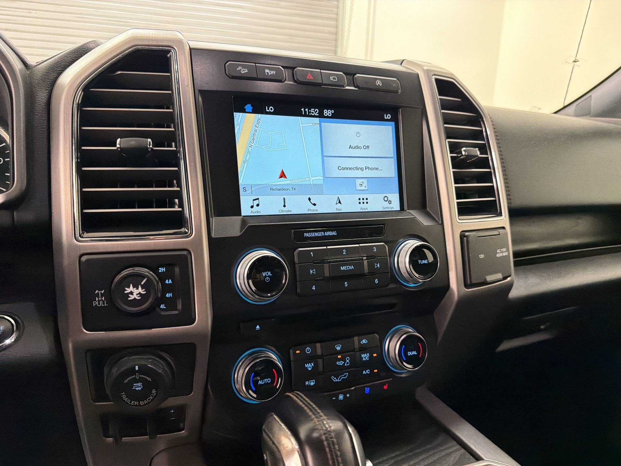 Used 2018 Ford F150 Platinum w/ Equipment Group 701A Luxury AWD/4WD image 25