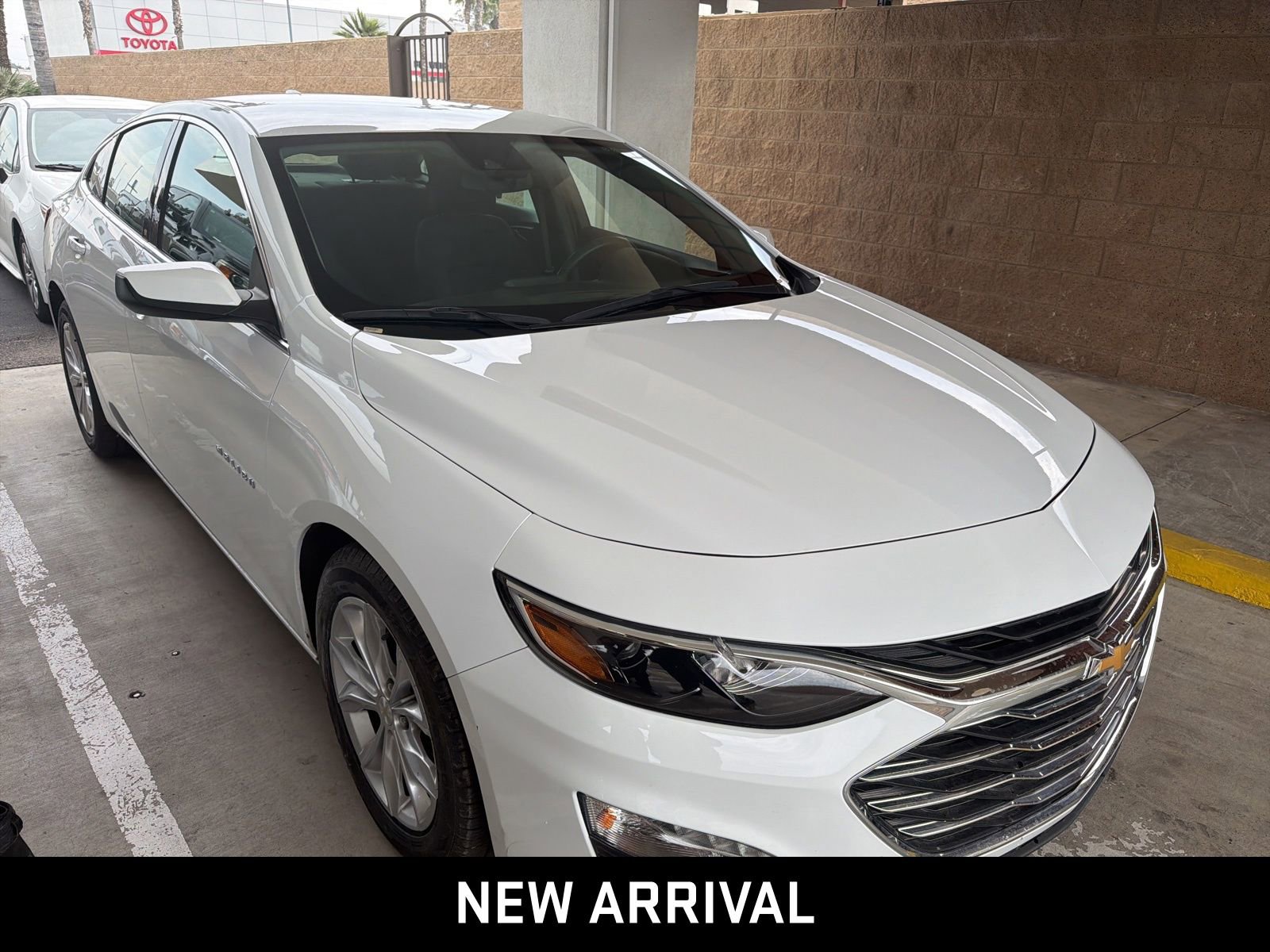 Used 2023 Chevrolet Malibu LT image 2