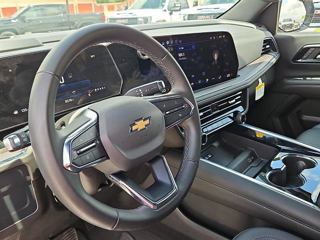 Certified 2025 Chevrolet Suburban LT RWD image 13