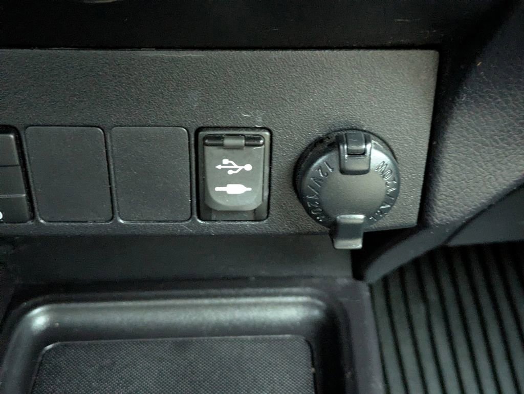 Used 2013 Toyota RAV4 Limited FWD image 25