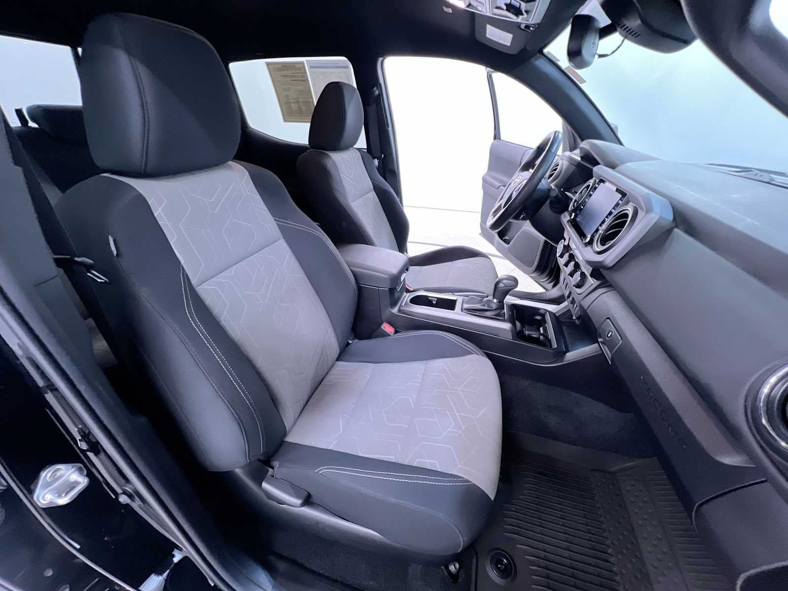 Used 2023 Toyota Tacoma TRD Off-Road w/ Advanced Technology Package AWD/4WD image 36