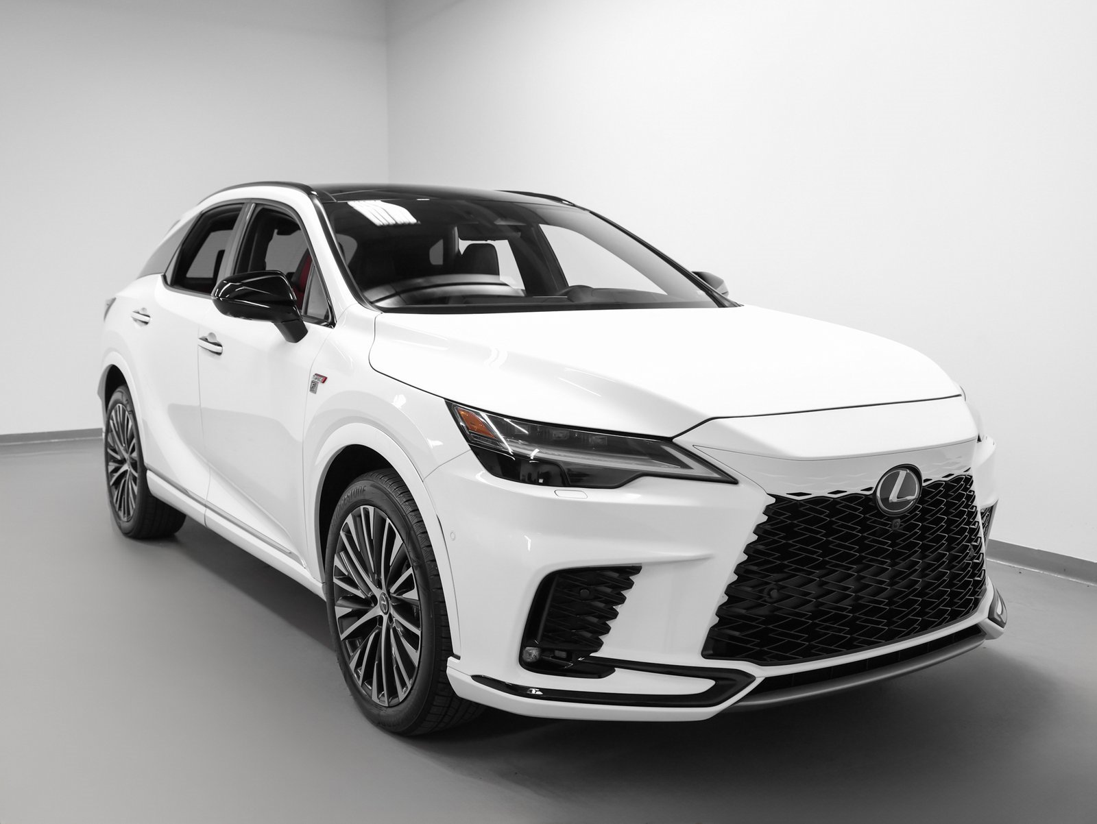 Used 2023 Lexus RX 500h F Sport image 10