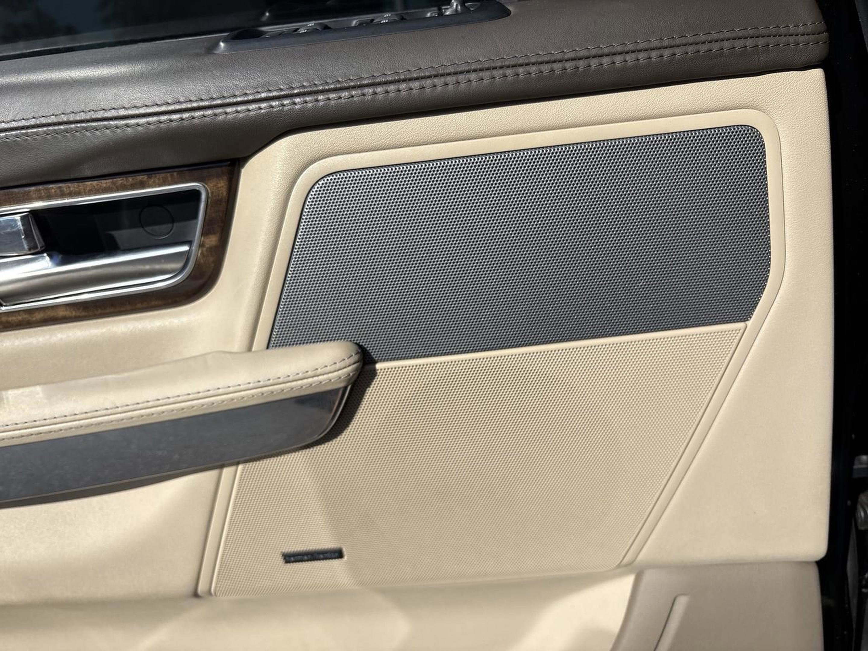 Used 2013 Land Rover Range Rover Sport HSE LUX image 22