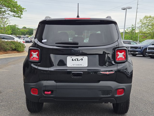 Used 2023 Jeep Renegade Trailhawk AWD/4WD image 34