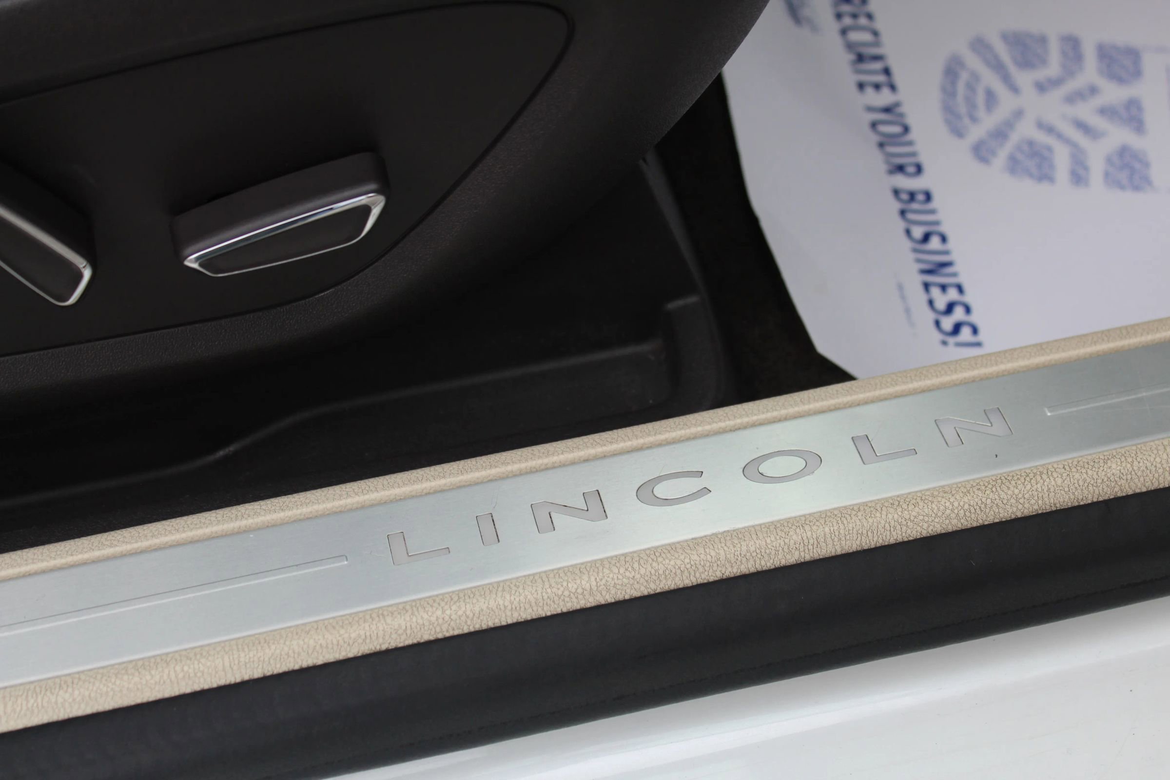 Used 2015 Lincoln MKC Sport Utility 4D w/ Equipment Group 102A Reserve image 25