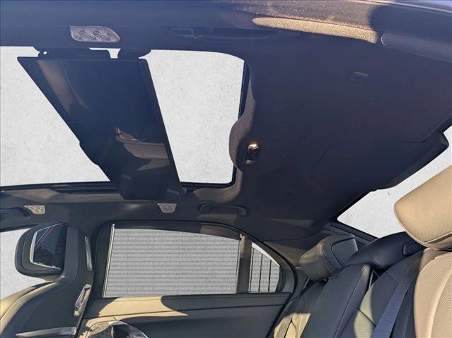 Used 2025 BMW i7 xDrive60 image 19