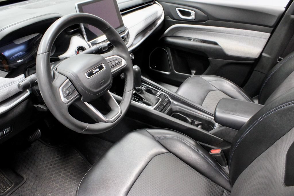 Used 2023 Jeep Compass Latitude w/ Sun and Sound Group AWD/4WD image 22