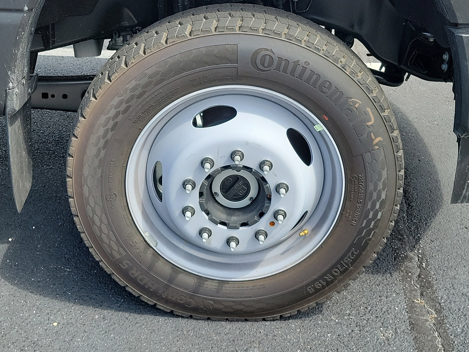 Used 2024 Ford F550 4x4 Regular Cab Super Duty image 7