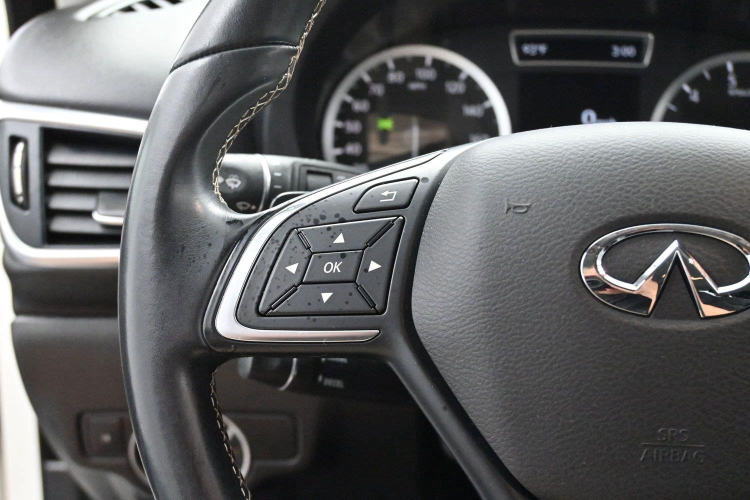 Used 2018 INFINITI QX30 FWD image 17