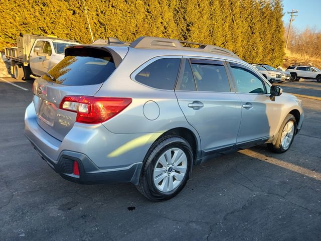Used 2018 Subaru Outback 2.5i Premium image 7