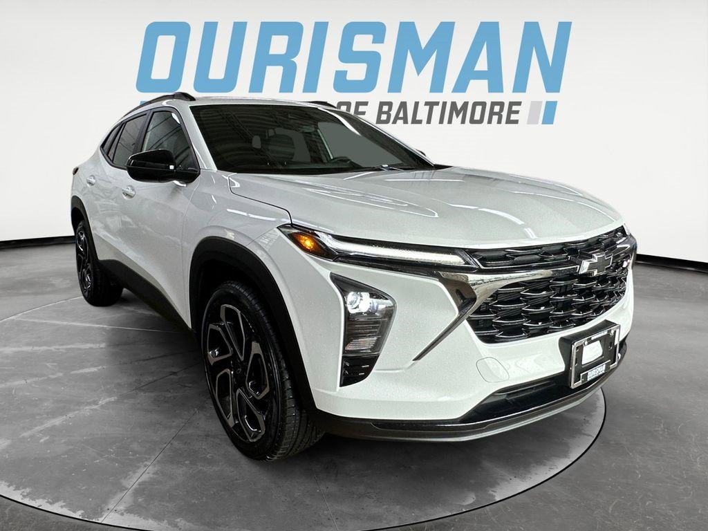 Certified 2025 Chevrolet Trax RS w/ Sunroof Package FWD image 1