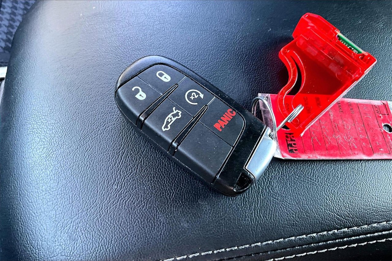 Used 2022 Dodge Charger Scat Pack image 32